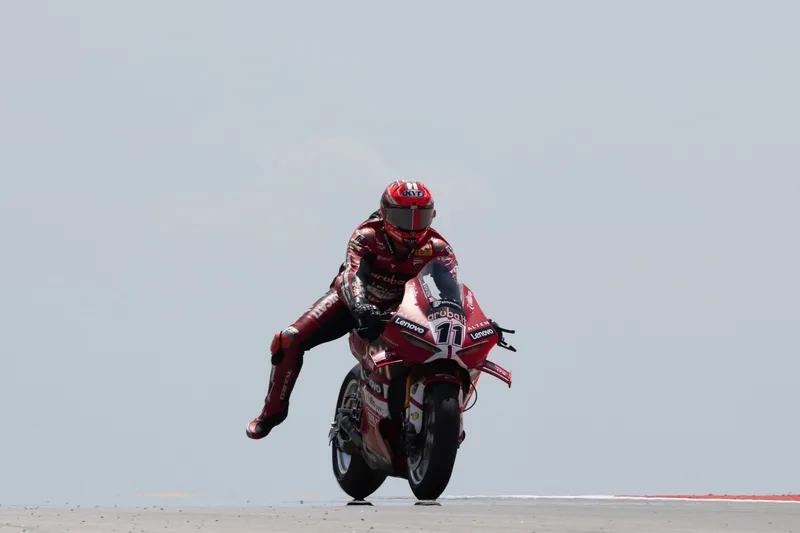 图片[2]-[WSBK] 孤注一掷！布勒加亚拉冈WSBK超级杆位赛险胜，续写不败神话-ModFans