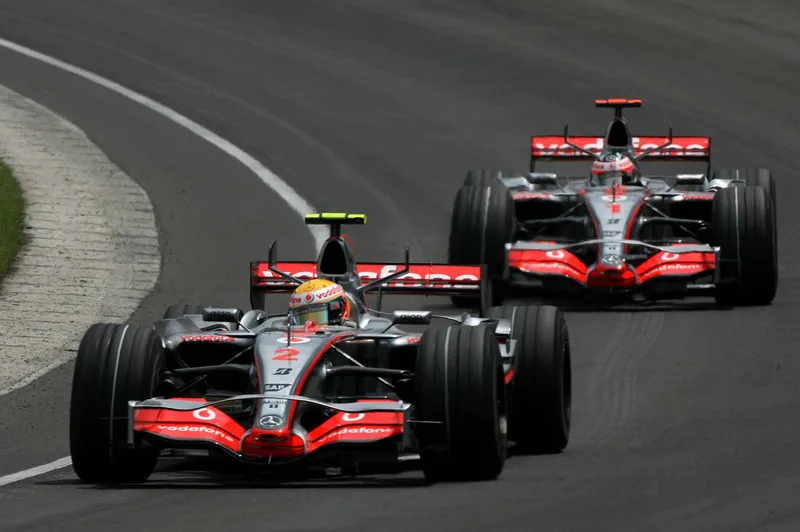 图片[2]-[F1] 汉密尔顿回首蒙扎2006：一句“给你机会”如何改写F1历史-ModFans