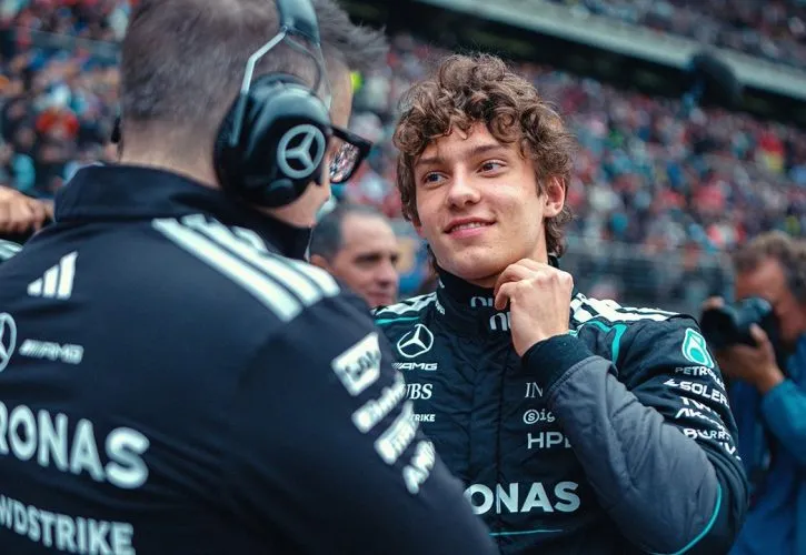 图片[1]-[F1] 安东内利强硬回应沃尔夫：你不能给争冠车手上缰绳-ModFans