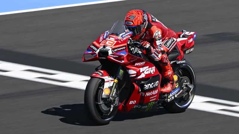 图片[1]-[MotoGP] 马克·马奎兹匈牙利MotoGP雨中夺杆，佩德罗·阿科斯塔遗憾错失-ModFans