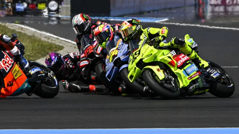 图片[2]-[MotoGP] 阿普利亚CEO怒批马丁：匈牙利MotoGP一号弯撞车“愚蠢至极”-ModFans