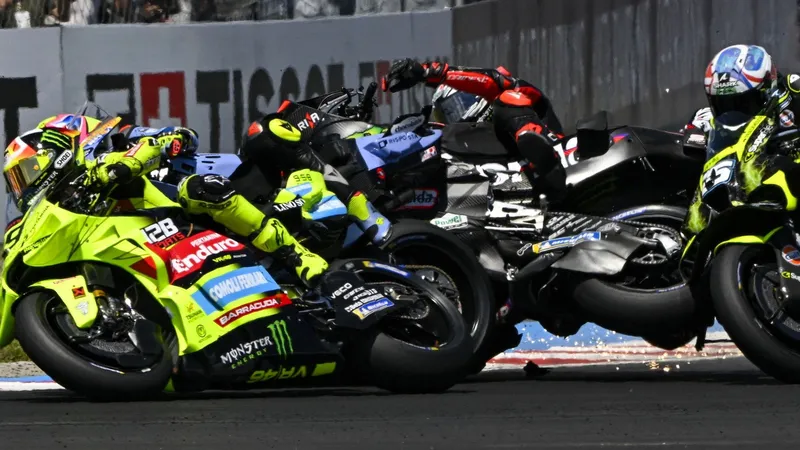 图片[4]-[MotoGP] 阿普利亚CEO怒批马丁：匈牙利MotoGP一号弯撞车“愚蠢至极”-ModFans
