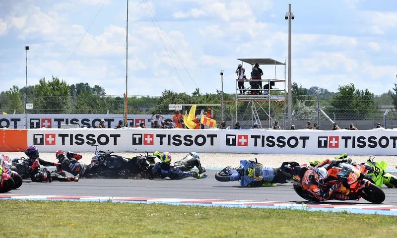 图片[3]-[MotoGP] 匈牙利MotoGP发车连环撞引发安全大讨论：车手直言“每次发车我都要祈祷”-ModFans