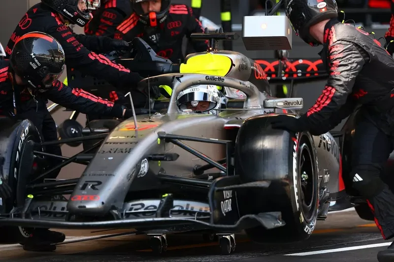 图片[1]-[F1] 霍肯伯格巴塞罗那退赛原因：被对手甩出的石子精准击中“熄火开关”-ModFans