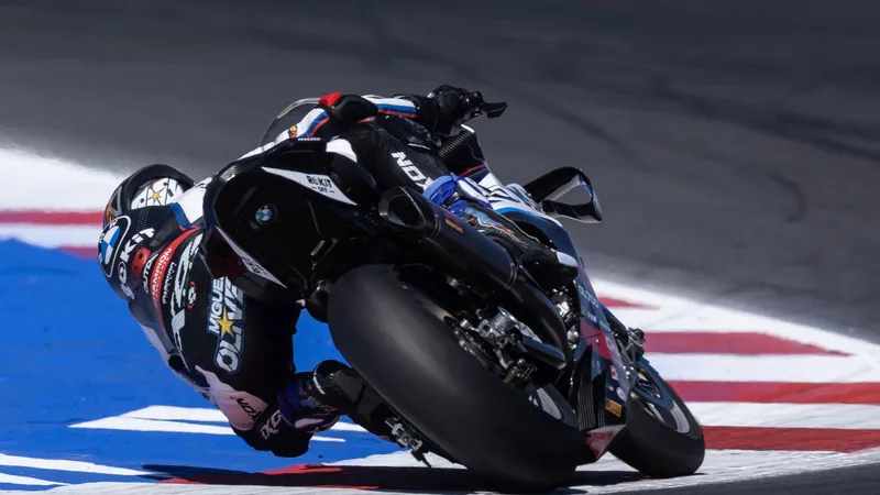 图片[1]-[WSBK] BMW盛赞奥利维拉带伤回归：米萨诺WSBK展现极限意志-ModFans