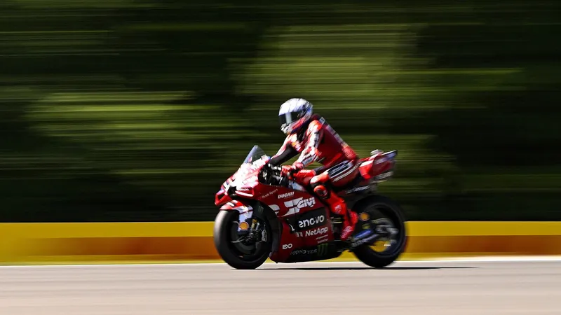 图片[2]-[MotoGP] 马克·马奎兹布尔诺FP1领跑，末段摔车无碍-ModFans