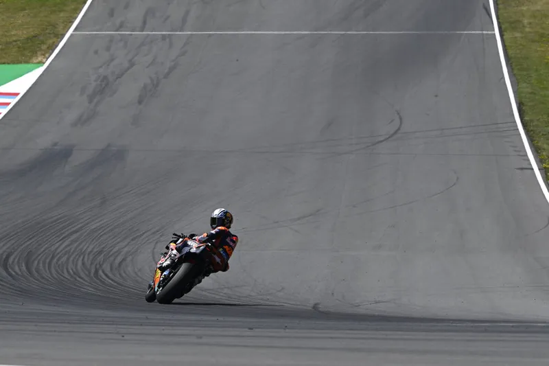 图片[2]-[MotoGP] 阿科斯塔：KTM该给个说法了，布尔诺再遇技术故障退赛-ModFans