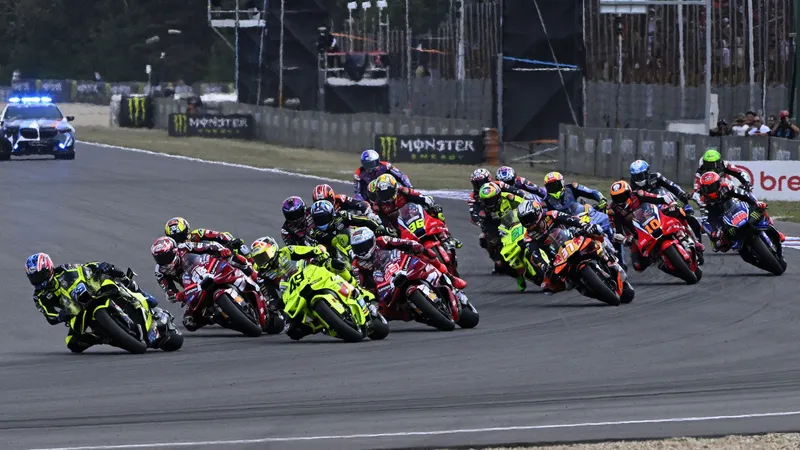 图片[1]-[MotoGP] MotoGP 宣布禁止前部起步装置，调整发车格并限制厂商赛车数量-ModFans
