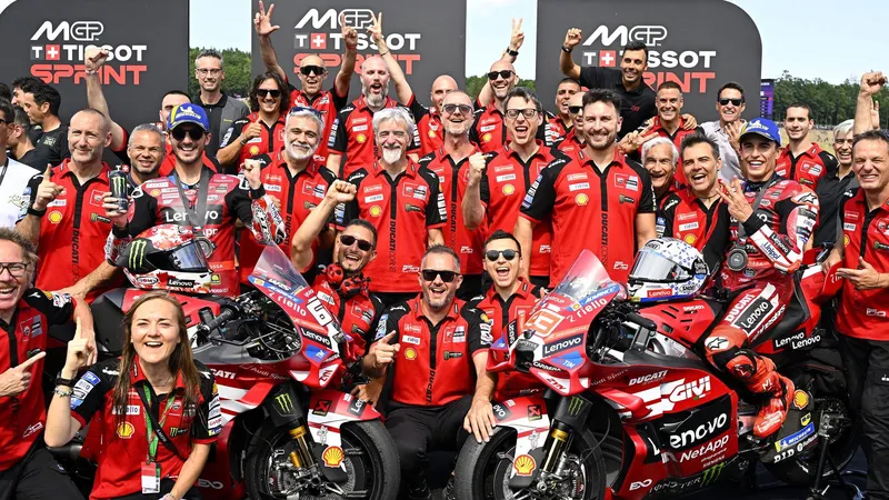 图片[3]-[MotoGP] 杜卡迪官宣续约马奎兹：他是围场最重要的车手-ModFans