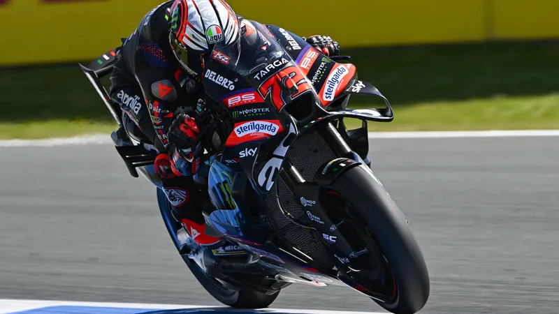 图片[1]-[MotoGP] 贝塞奇禁赛归来领跑荷兰站FP1，马奎兹摔车仅列第十-ModFans