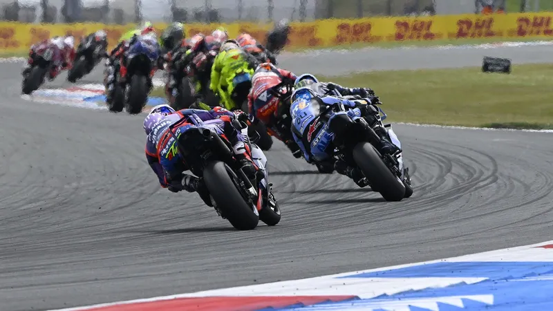图片[3]-[MotoGP] 阿莱克斯·马尔克斯解释阿森MotoGP事故中手套脱落原因-ModFans