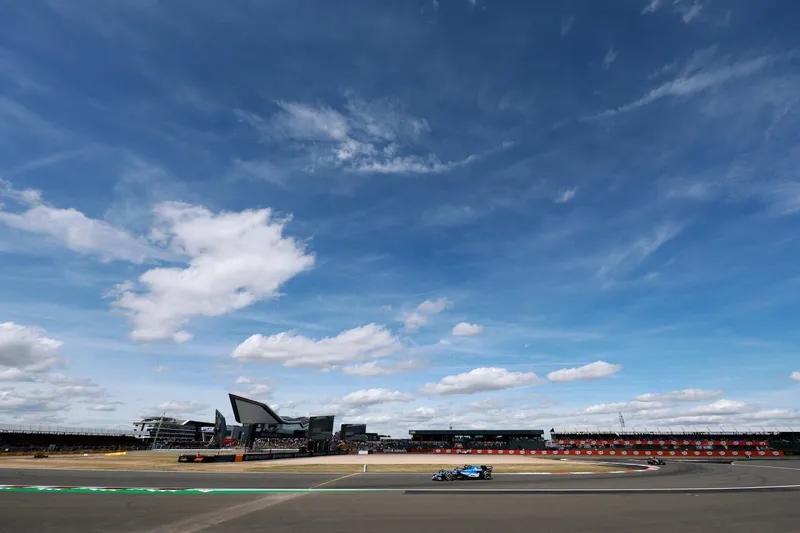 图片[2]-[F1] 卡洛斯·塞恩斯因罕见“罚时一圈”受罚，F1英国大奖赛解析-ModFans