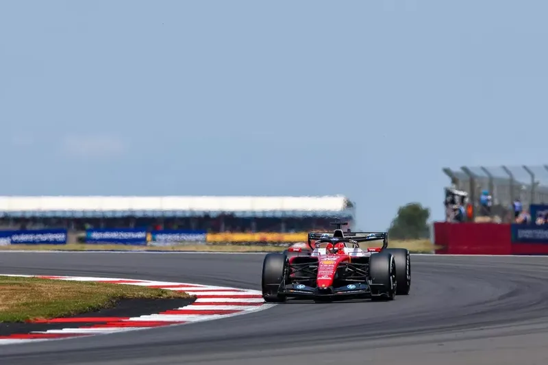图片[1]-[F1] 前F1领队质疑英国大奖赛红旗决策：Szafnauer提出替代方案-ModFans