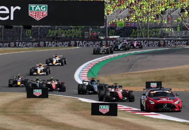 图片[1]-[F1] F1英国站安全车争议持续发酵：萨夫瑙尔呼吁“为观众举红旗”-ModFans