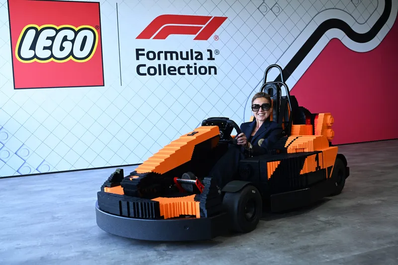 图片[3]-[F1] 乐高与F1深化合作：从赛道玩具到多代际战略布局-ModFans