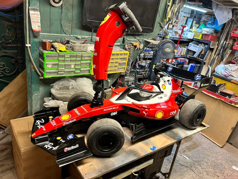 图片[3]-[F1] 英国车迷将代步车改装成法拉利F1赛车，银石赛道引轰动-ModFans
