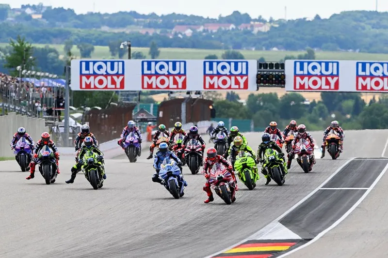 图片[2]-[MotoGP] 萨克森灵新发车格获车手肯定：安全优先，超车次之-ModFans