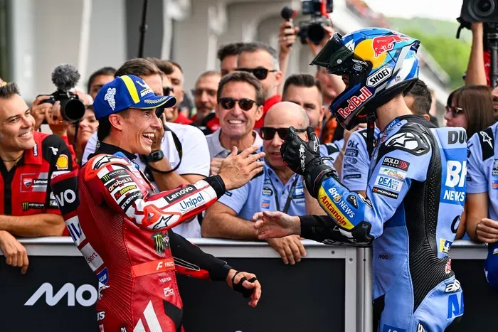 图片[7]-[MotoGP] 马克·马奎斯驳斥“因果报应”论，呼吁关注贝泽基伤势与赛道安全-ModFans