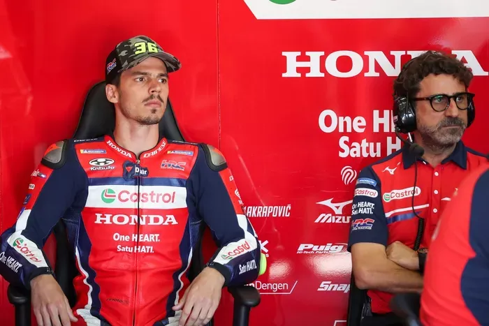 图片[9]-[MotoGP] 马克·马奎斯驳斥“因果报应”论，呼吁关注贝泽基伤势与赛道安全-ModFans