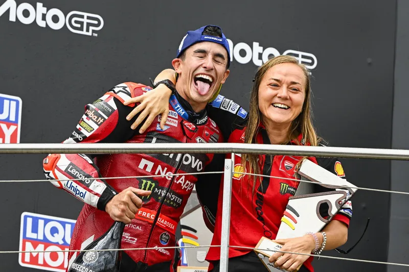 图片[3]-[MotoGP] 2026 MotoGP半程冠军悬念：马尔克斯18分差距逼近领跑，贝泽基崩盘成转折-ModFans
