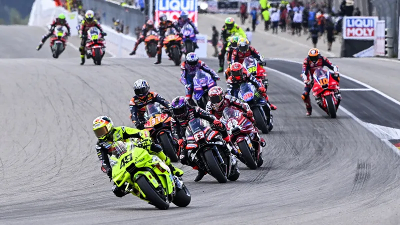 图片[2]-[MotoGP] 迪贾南托尼奥：萨克森林摔车如同“复印”般诡异-ModFans