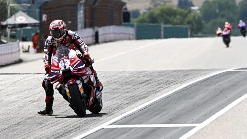 图片[2]-[MotoGP] 巴尼亚亚利用夏休期接受手臂手术，目标赶上银石站-ModFans