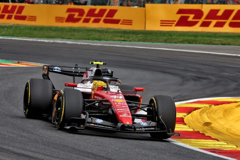 图片[1]-[F1] 法拉利因汉密尔顿进站失误被罚，但仅罚款未扣分-ModFans