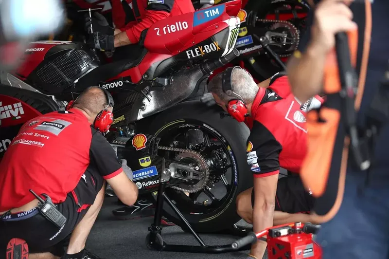 图片[3]-F1马来西亚站暴雨搅局维斯塔潘首胜，MotoGP日本站马奎斯百胜-ModFans