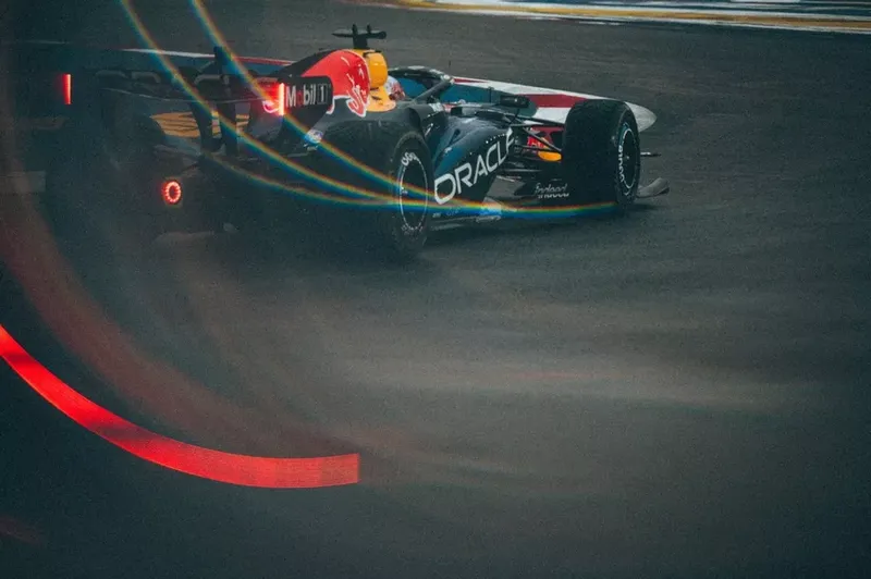 图片[2]-新加坡站维斯塔潘杆位汉密尔顿追猎，MotoGP印尼站轮胎规则引众怒-ModFans