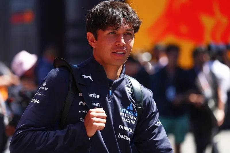 【赛车动态】F1车手团结一致推动2026规则修订，阿尔本揭秘幕后对话