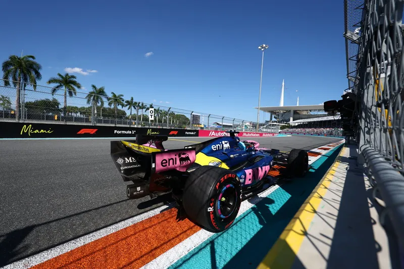 【F1赛事】迈阿密大奖赛发车时间提前三小时，规避雷暴风险确保赛事安全