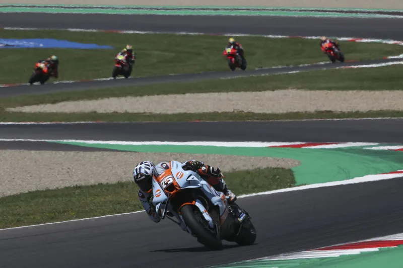 [MotoGP] 劳尔·费尔南德斯痛失穆杰罗MotoGP“绝佳机会”，向车队致歉-ModFans