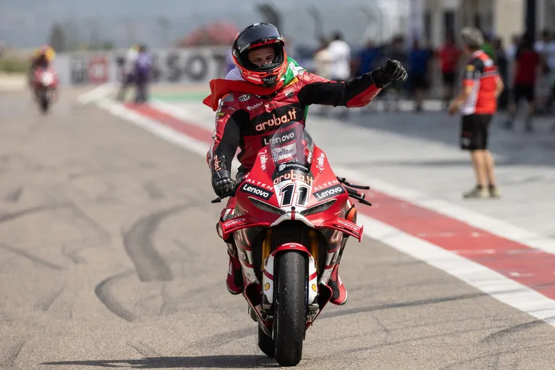 [WSBK] 孤注一掷！布勒加亚拉冈WSBK超级杆位赛险胜，续写不败神话-ModFans