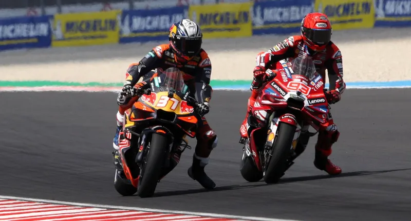 [MotoGP] 阿科斯塔激战马奎兹，创下MotoGP最尴尬领奖台纪录-ModFans