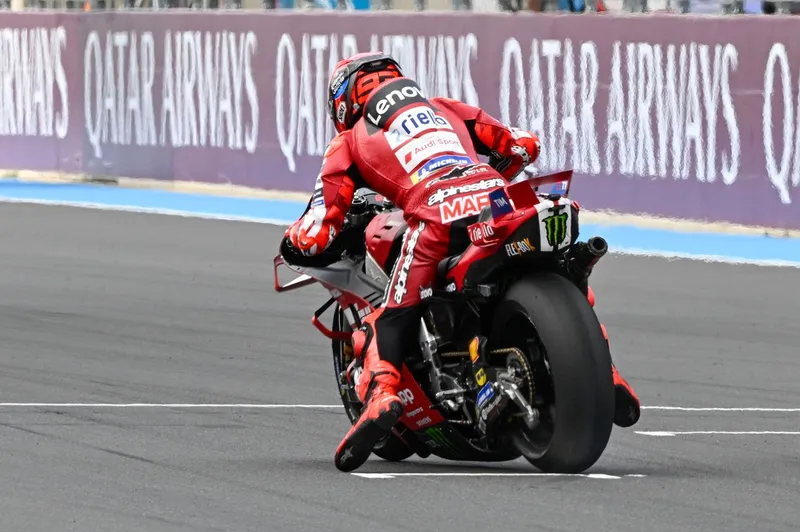 [MotoGP] Pirelli无意打造“马奎兹定制胎”：MotoGP新供应商风格揭秘-ModFans