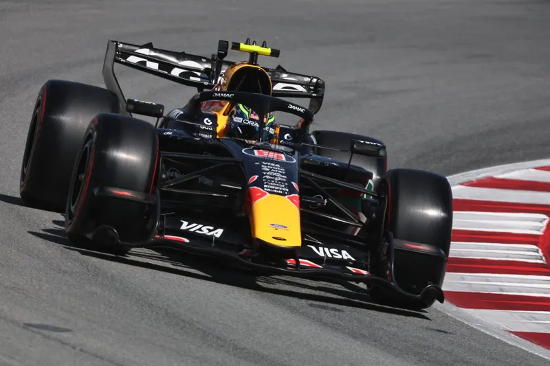 [F1] 汉密尔顿巴塞罗那首胜：法拉利三停策略智取梅赛德斯-ModFans