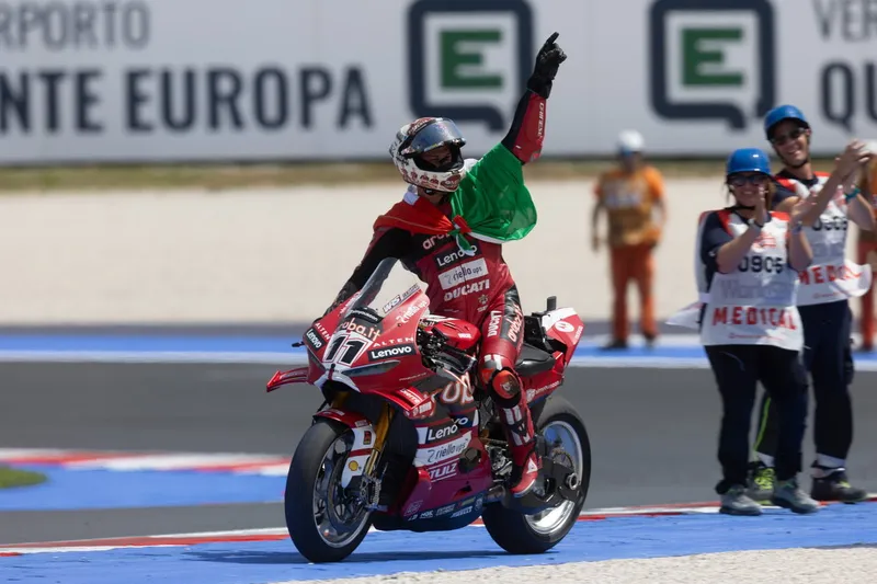 [WSBK] 巴莱加再创两项WSBK纪录：七次三冠周成就“不可思议”米萨诺周末-ModFans