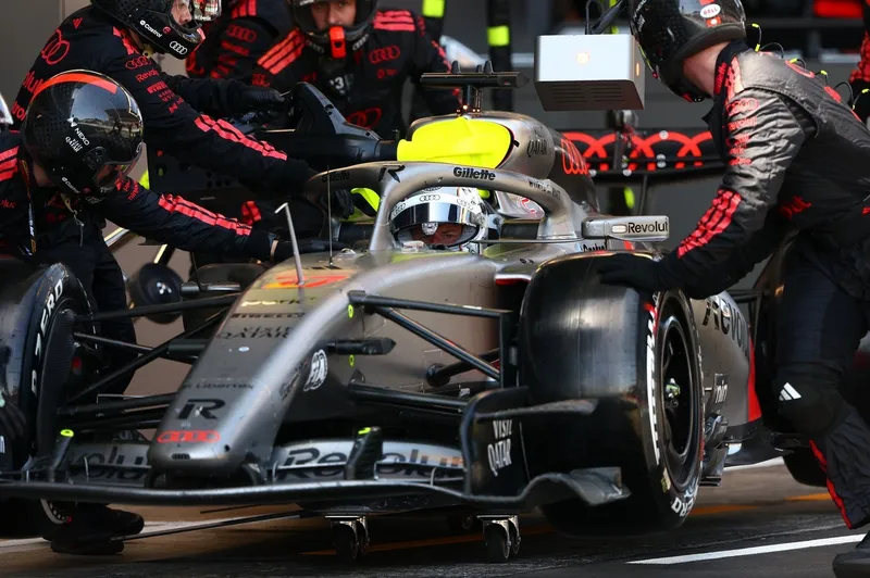 [F1] 霍肯伯格巴塞罗那退赛原因：被对手甩出的石子精准击中“熄火开关”-ModFans