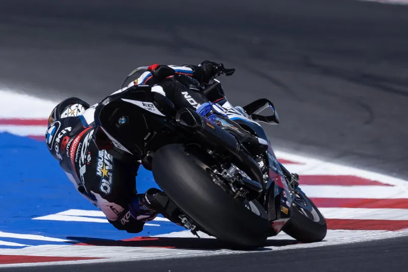 [WSBK] BMW盛赞奥利维拉带伤回归：米萨诺WSBK展现极限意志-ModFans