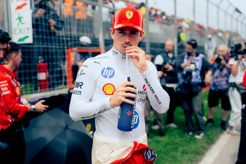 [F1] 维伦纽夫炮轰勒克莱尔：汉密尔顿已掌控法拉利主导权-ModFans