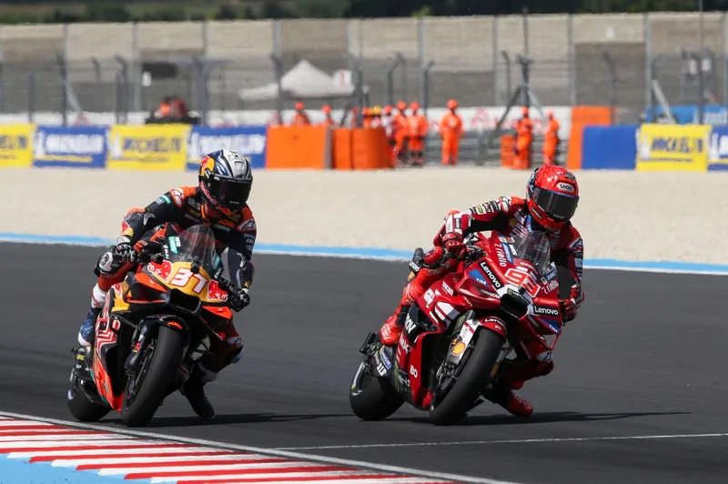 [MotoGP] 马奎兹与阿科斯塔首谈2027年杜卡迪搭档：尊重先行，竞争未至-ModFans