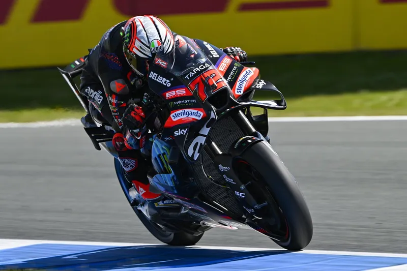 [MotoGP] 贝塞奇禁赛归来领跑荷兰站FP1，马奎兹摔车仅列第十-ModFans