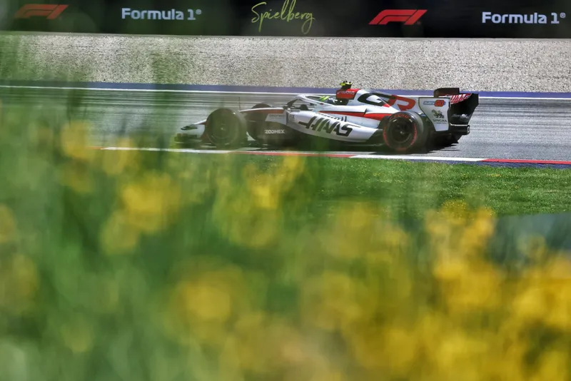 [F1] 安东内利统治奥地利周五练习，梅赛德斯包揽FP1一二-ModFans