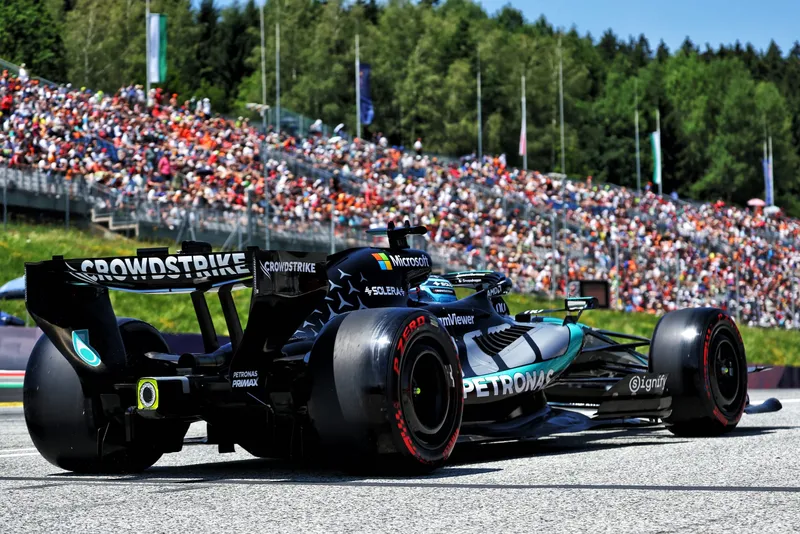 [F1] F1商业版图重塑：梅赛德斯如何从“贴纸时代”迈向十亿美元俱乐部-ModFans