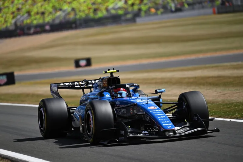 [F1] 塞恩斯因安全车违规被罚，F1史上首次追加一圈处罚-ModFans