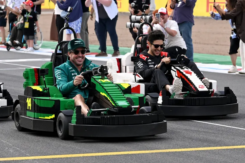 [F1] 乐高与F1深化合作：从赛道玩具到多代际战略布局-ModFans