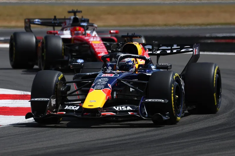 [F1] FIA 调查红牛与法拉利旋转尾翼，维斯塔潘撞车成导火索-ModFans