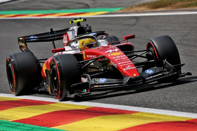 [F1] 汉密尔顿：排位赛前撞车，法拉利赛车“差了两分之一秒”-ModFans