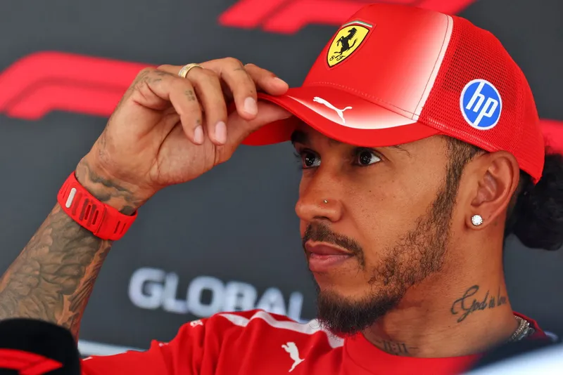 [F1] 汉密尔顿比利时站危险释放撞倒技师，法拉利被罚3万欧元-ModFans