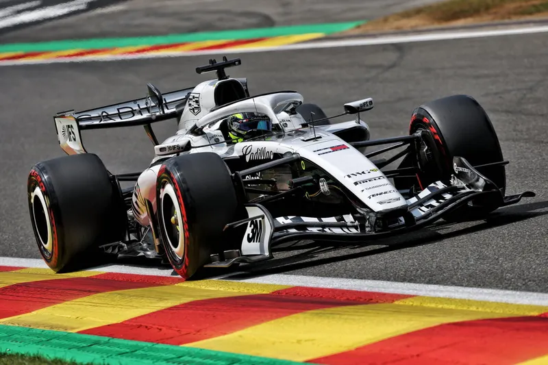 [涂装] 凯迪拉克F1赛季中换涂装：车队领队详解背后策略-ModFans